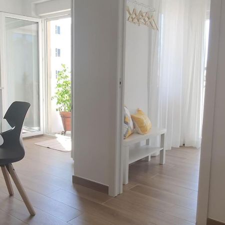 Lovely & Bright Renovated Apt. W/ Balcony In Lagos Esterno foto