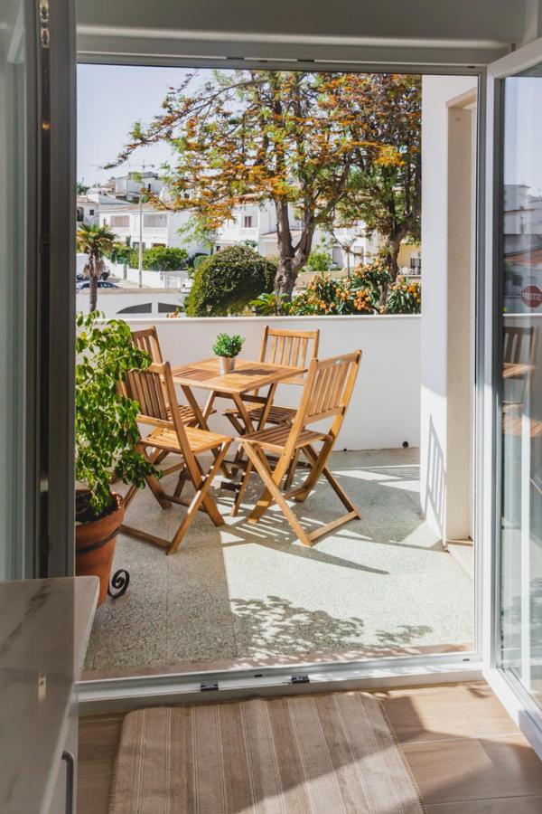 Lovely & Bright Renovated Apt. W/ Balcony In Lagos Esterno foto